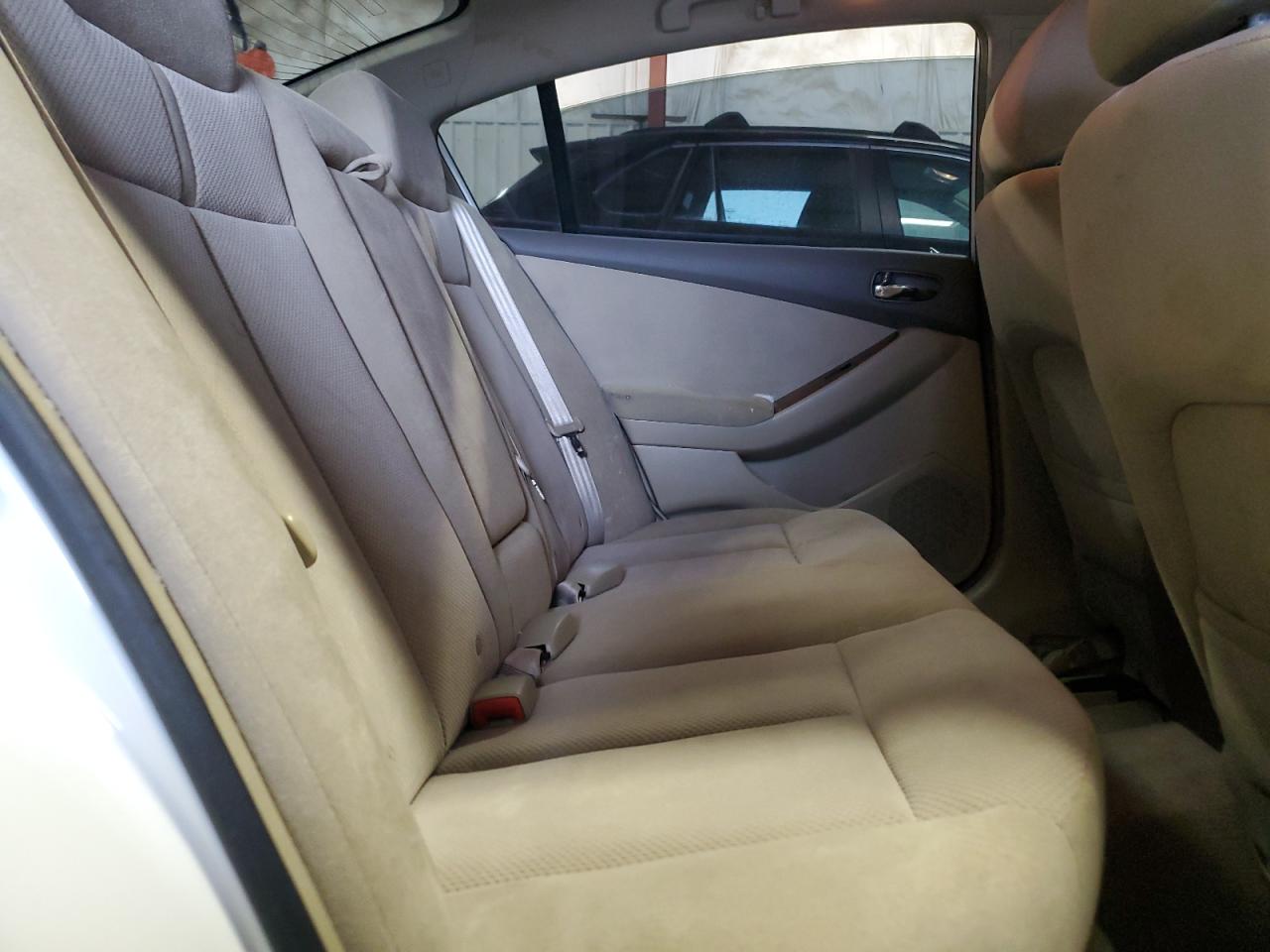 2009 Nissan Altima - Image 10
