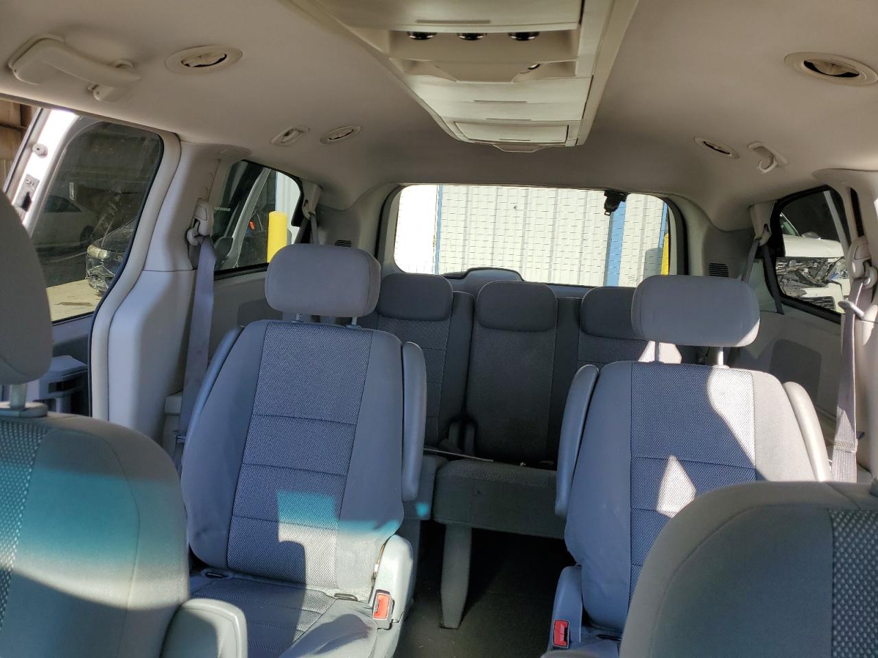 2009 Dodge Caravan - Image 10