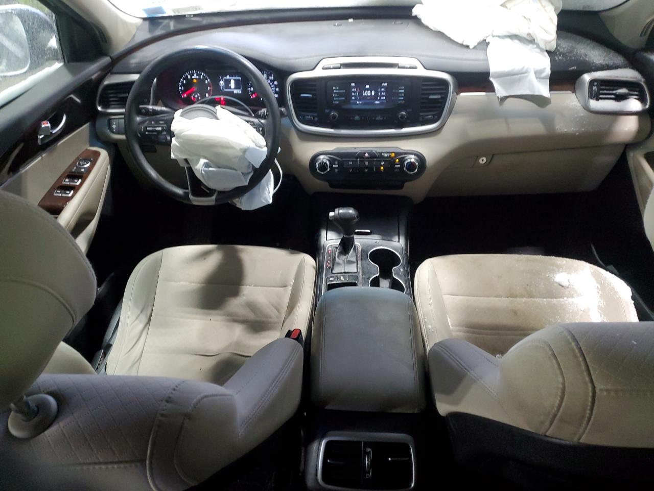 2017 Kia Sorento - Image 8