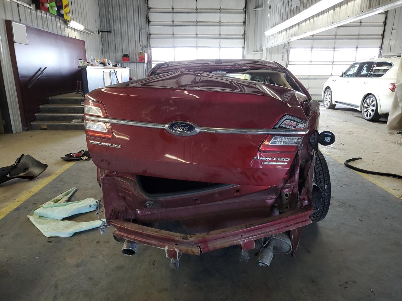 2015 Ford Taurus - Image 6