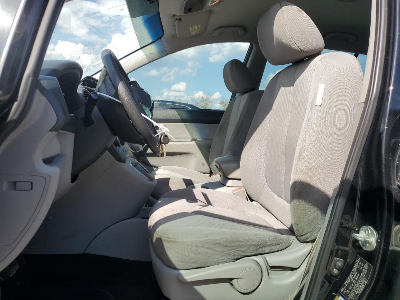 2008 Kia Rondo - Image 7
