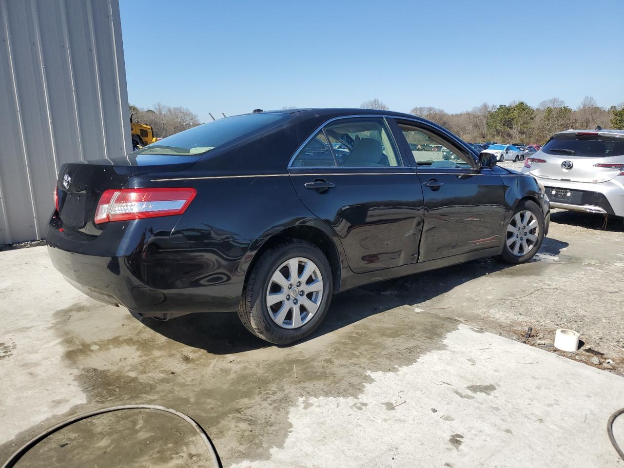 2010 Toyota Camry - Image 3