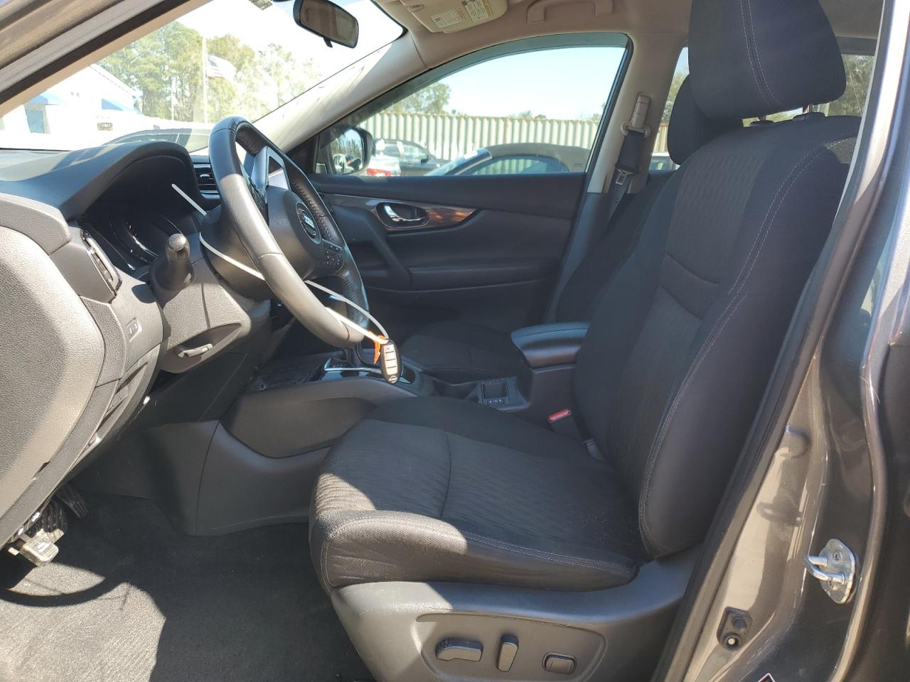 2017 Nissan Rogue - Image 7