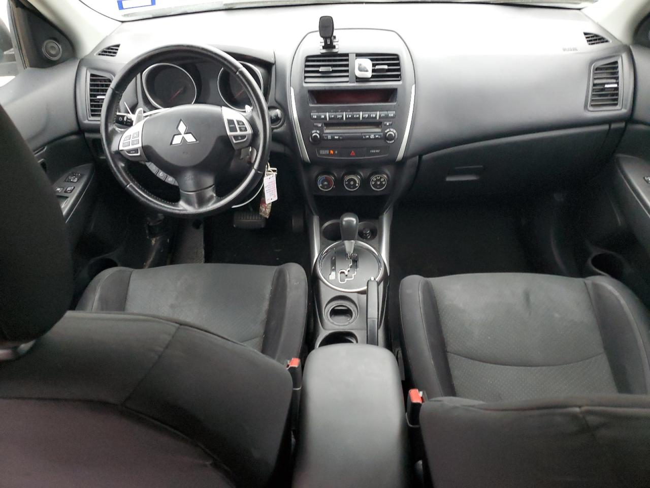 2013 Mitsubishi Outlander - Image 8