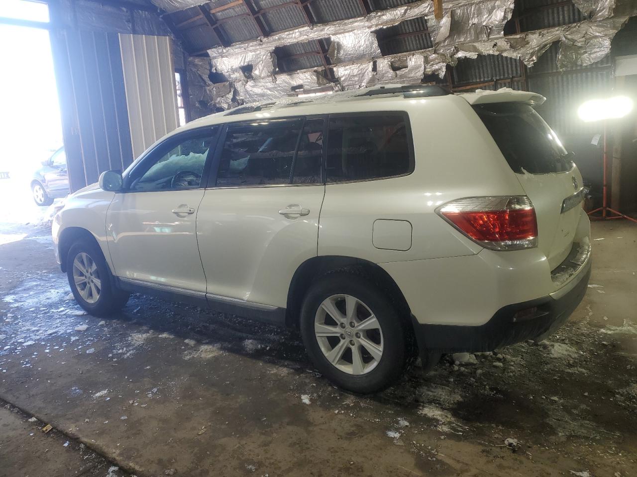 2013 Toyota Highlander - Image 2