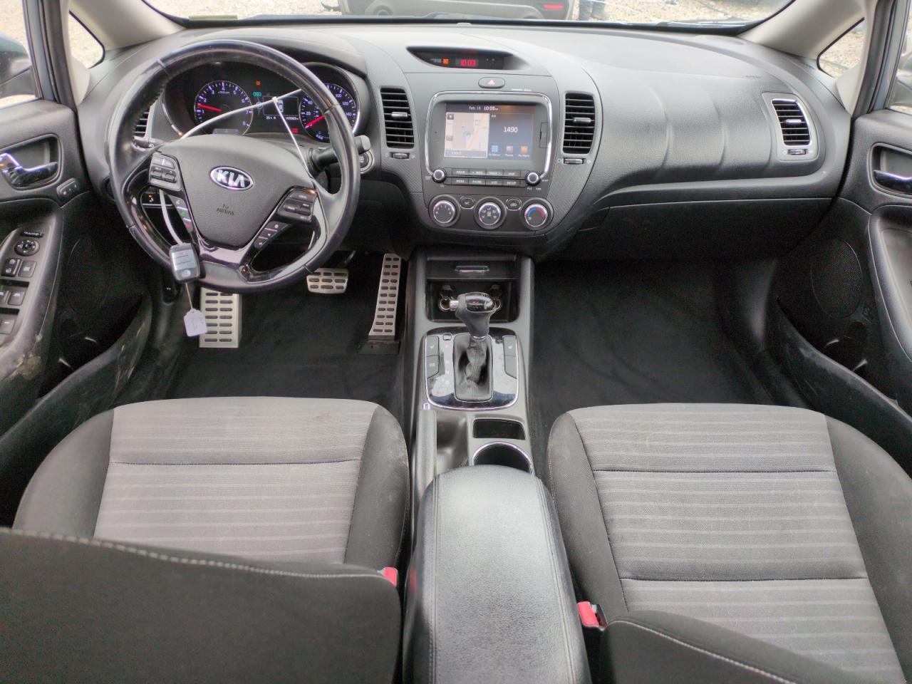 2017 Kia Forte - Image 8
