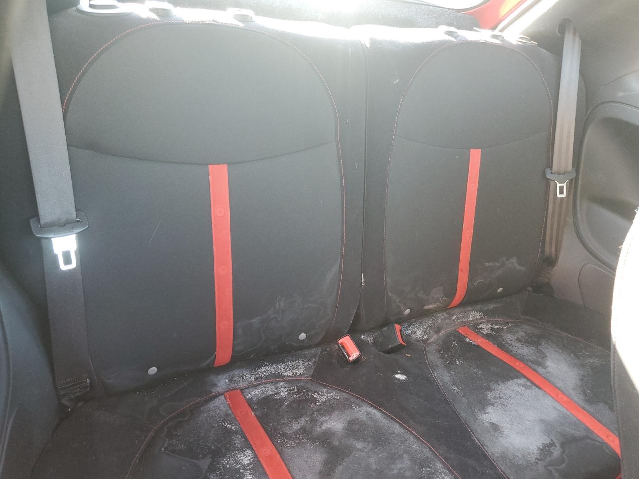 2015 Fiat 500 - Image 10