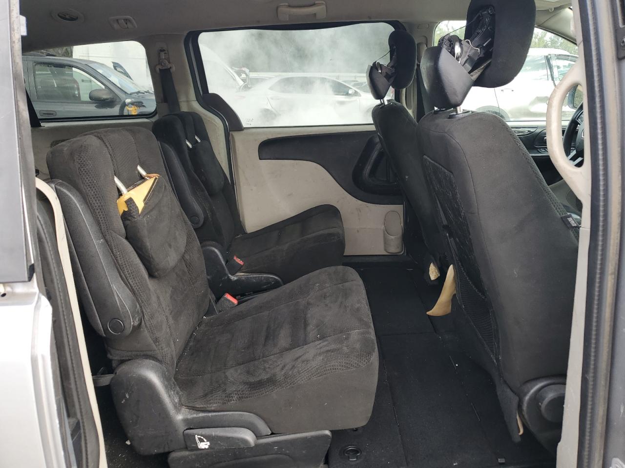 2016 Dodge Caravan - Image 12