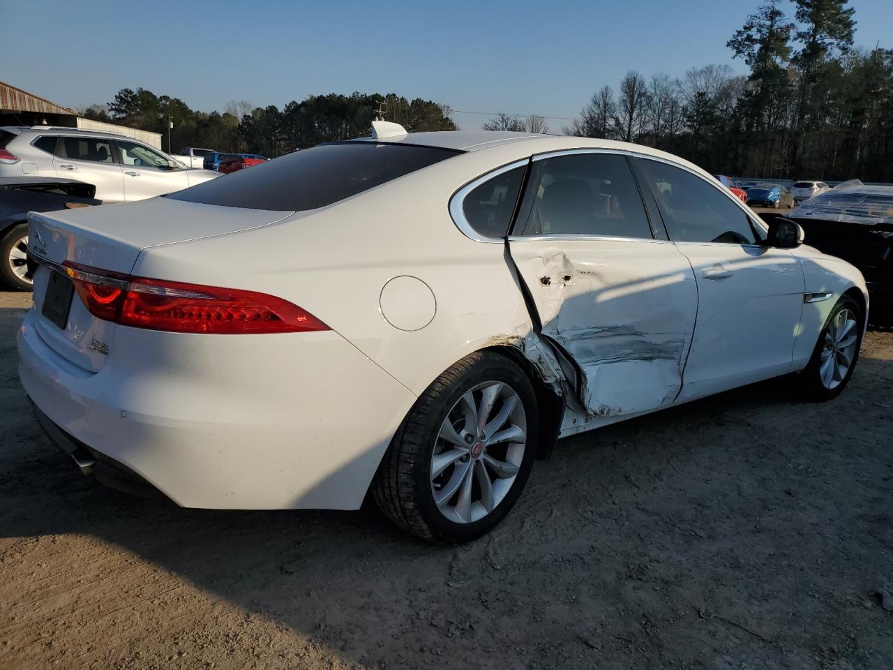 2019 Jaguar XF - Image 3