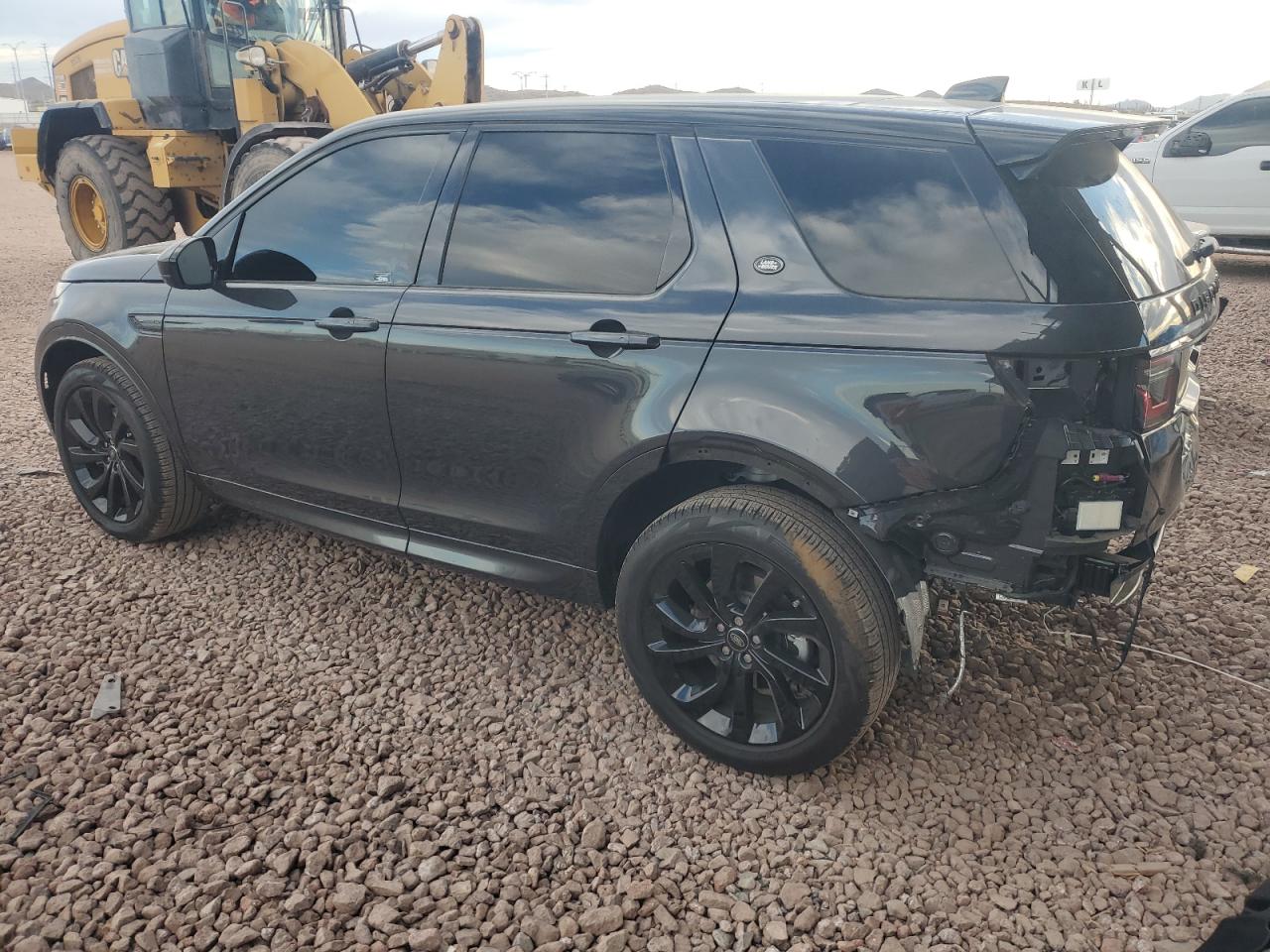 2023 Land Rover Discovery - Image 2