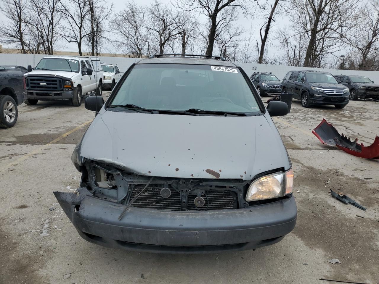 2000 Toyota Sienna - Image 5