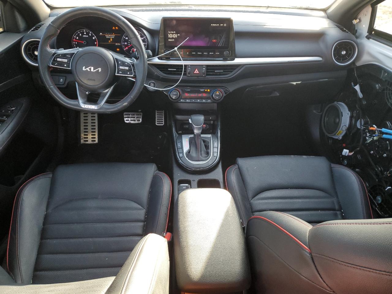 2023 Kia Forte - Image 8