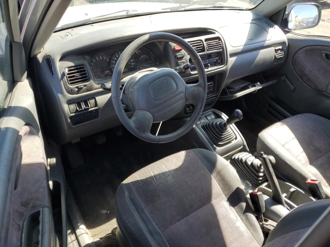 2000 Chevrolet Tracker - Image 8