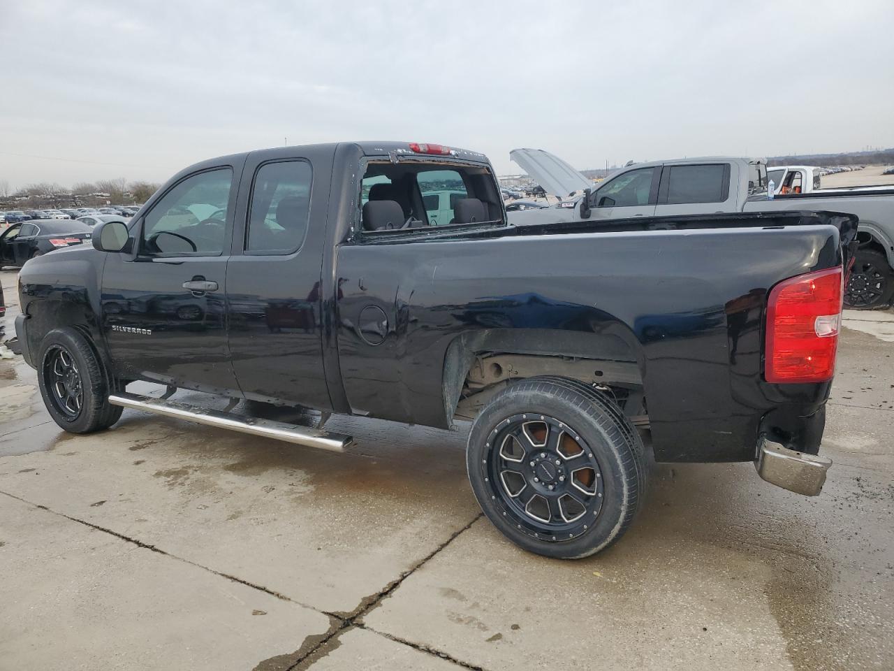 2011 Chevrolet Silverado - Image 2