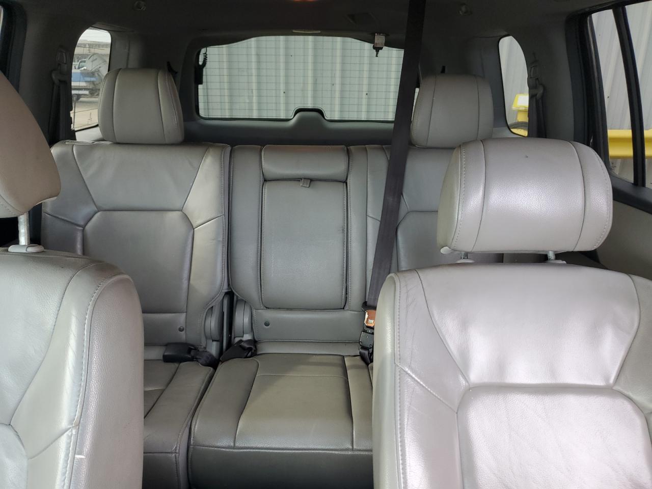 2015 Honda Pilot - Image 10