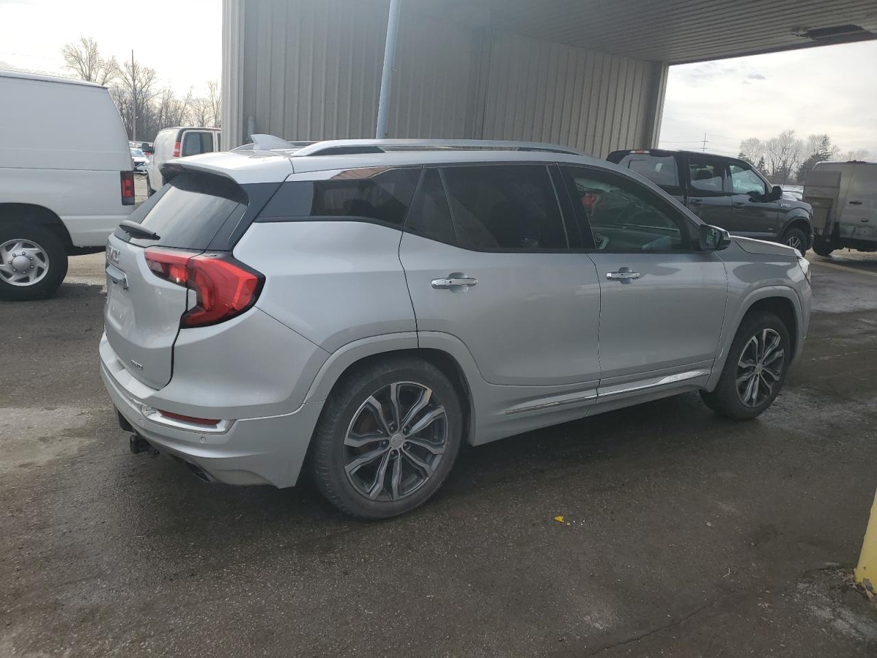 2018 GMC Terrain - Image 3