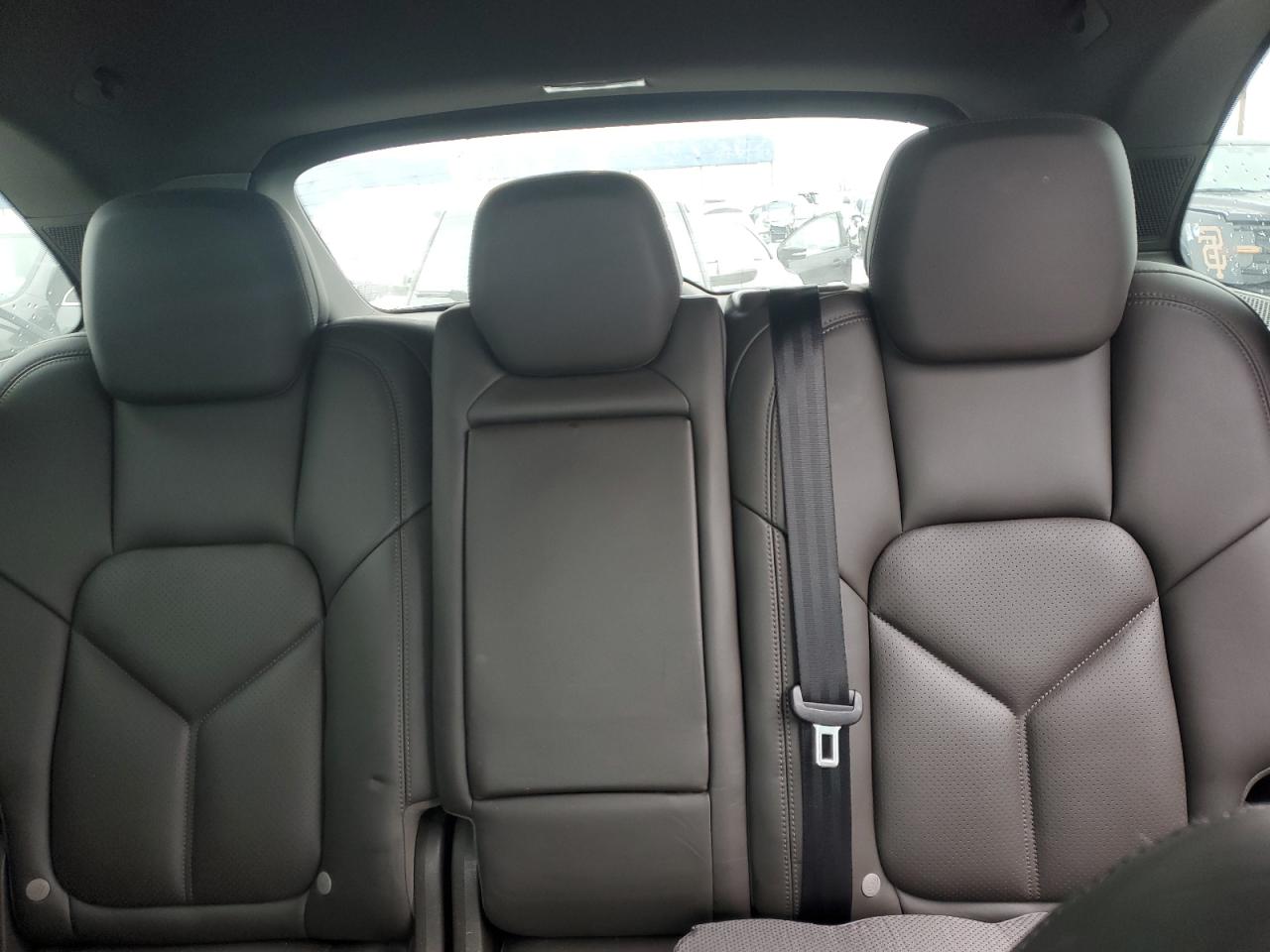 2016 Porsche Cayenne - Image 10