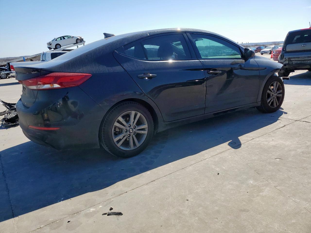 2018 Hyundai Elantra - Image 3