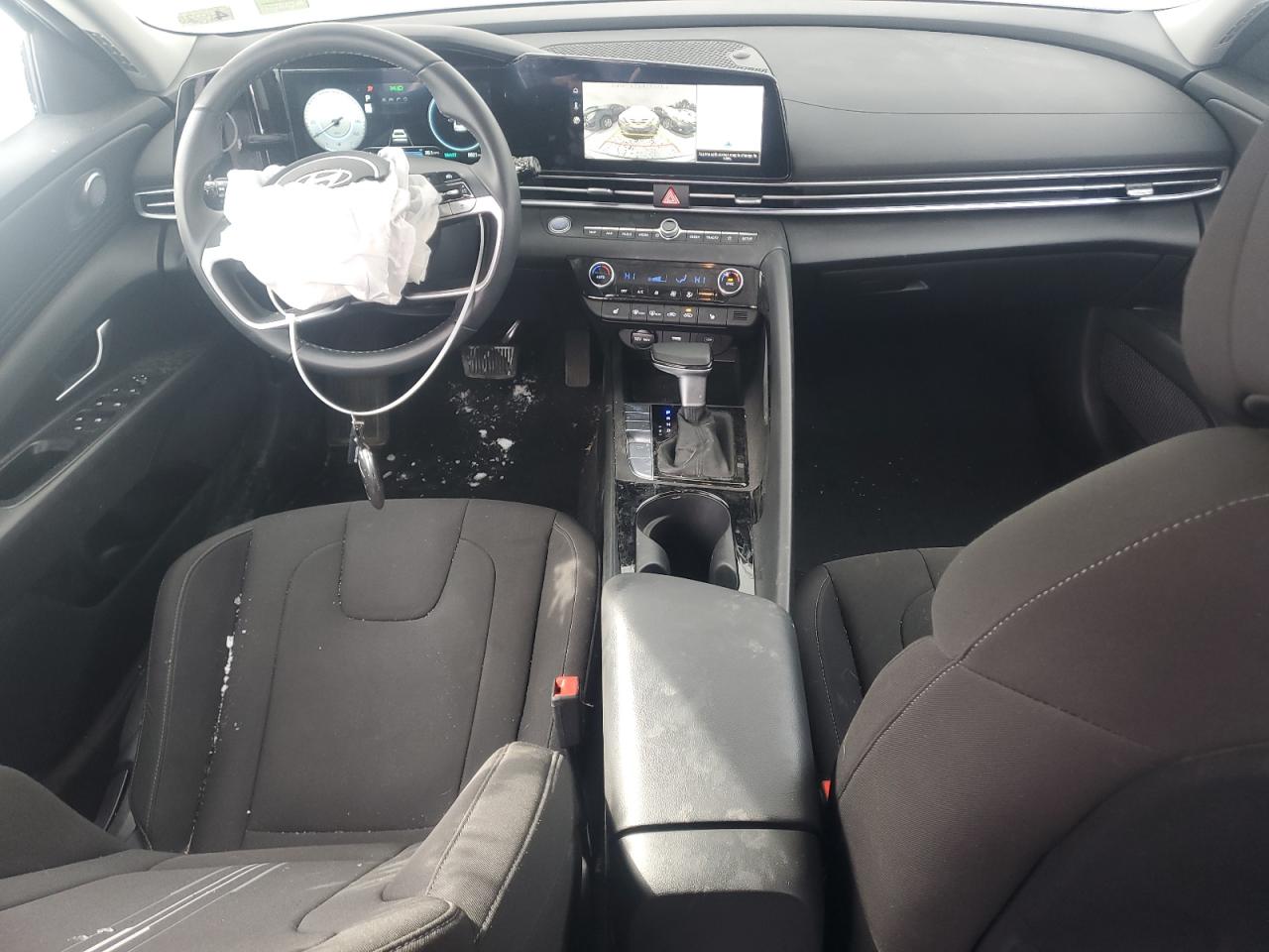 2024 Hyundai Elantra - Image 8