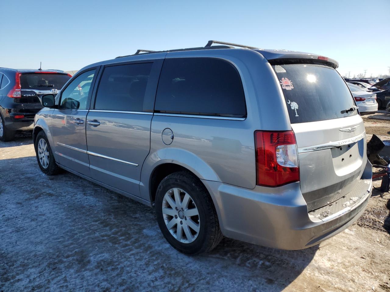 2015 Chrysler Town & Country - Image 2