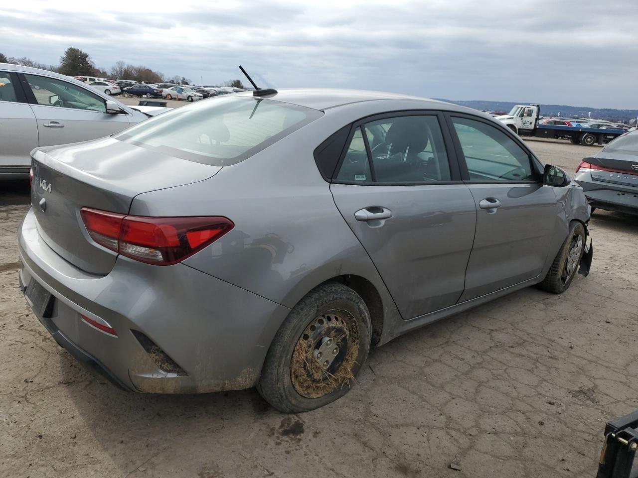 2022 Kia Rio - Image 3