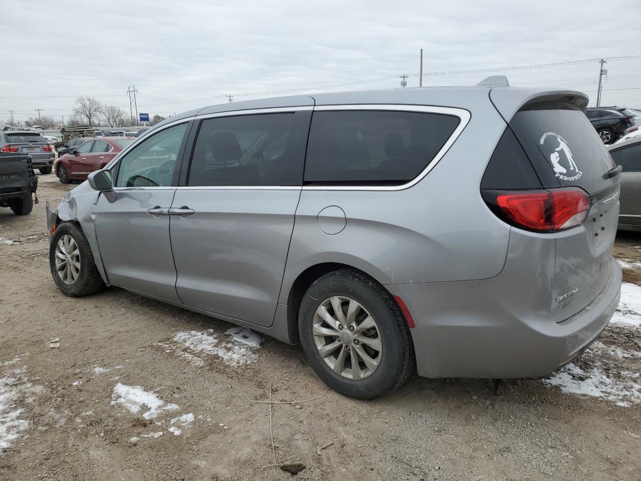 2019 Chrysler Pacifica - Image 2