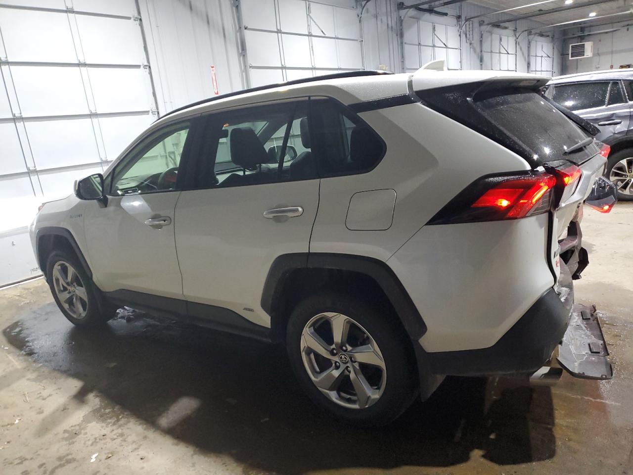 2020 Toyota RAV 4 - Image 2