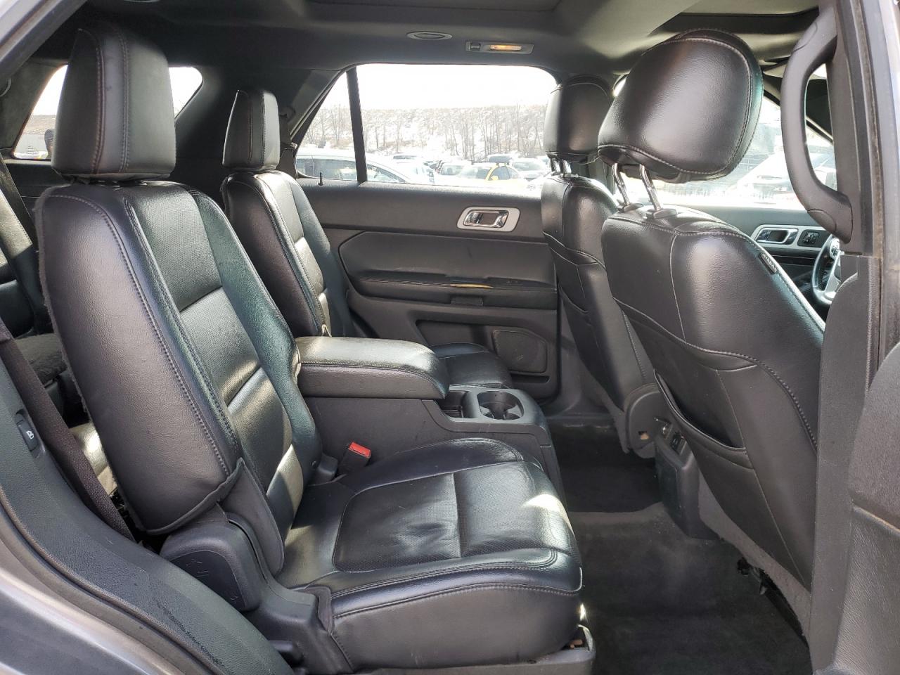 2011 Ford Explorer - Image 11