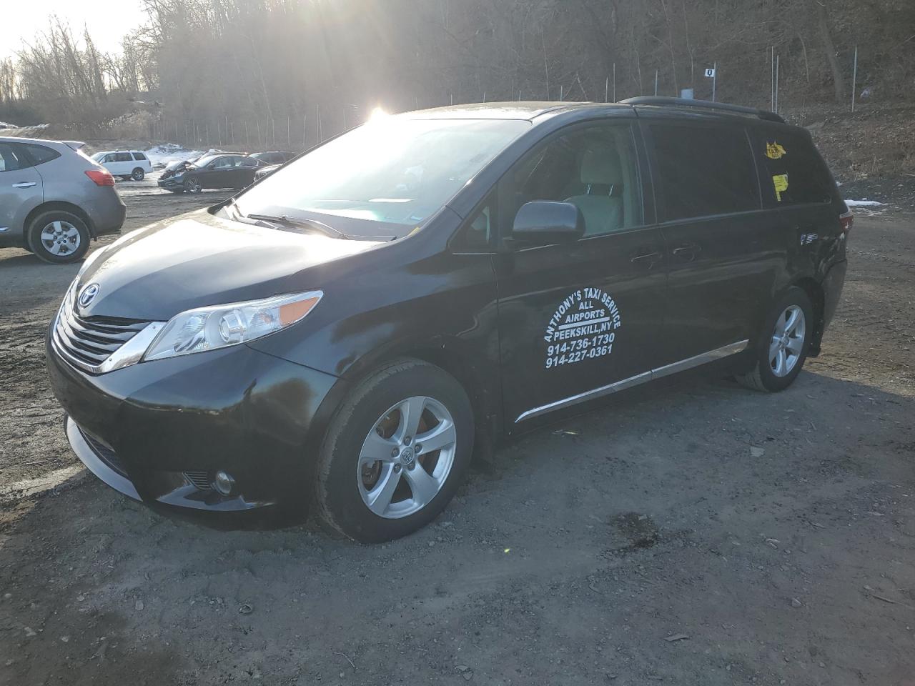 2015 Toyota Sienna - Image 1