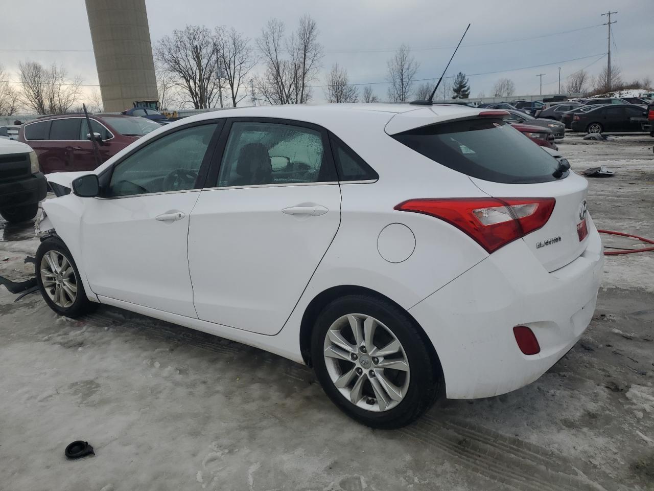 2014 Hyundai Elantra - Image 2