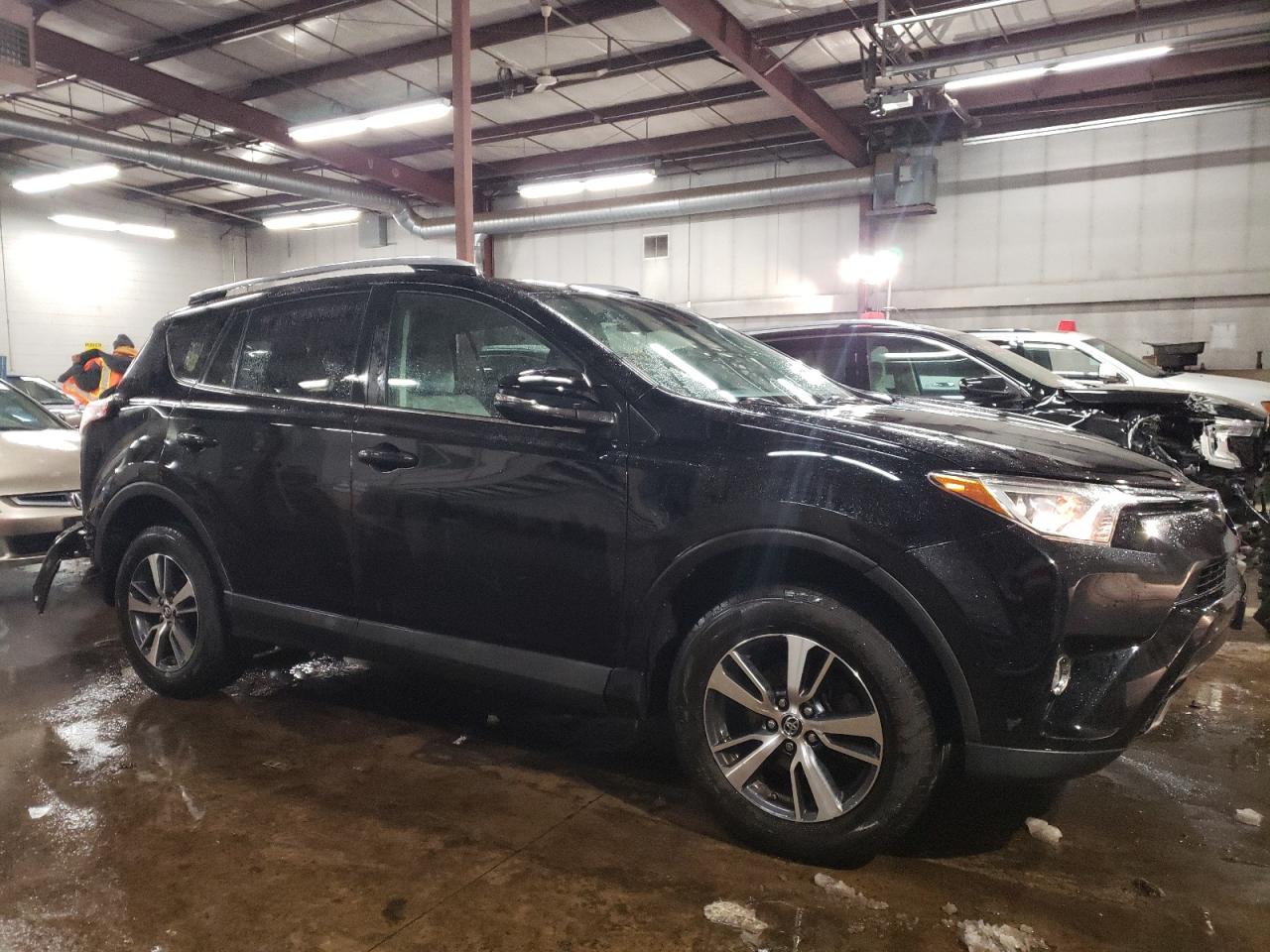 2017 Toyota RAV 4 - Image 4