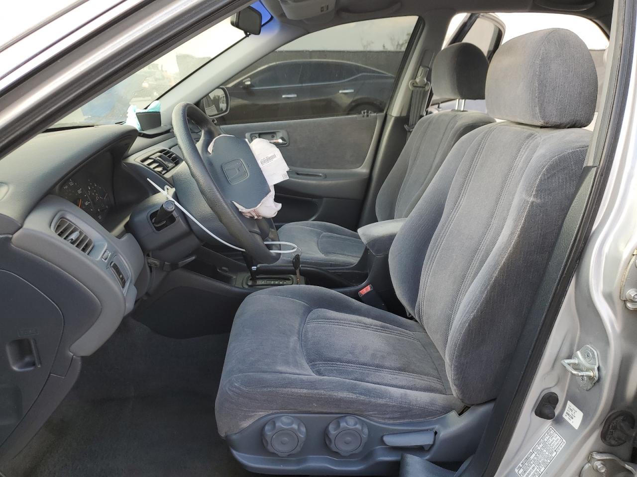 2000 Honda Accord - Image 7