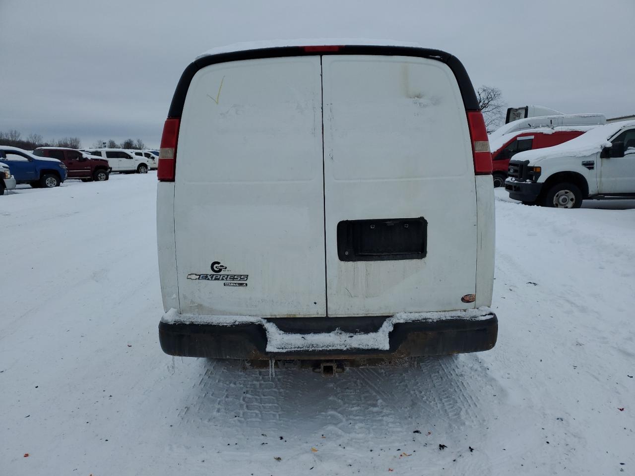 2012 Chevrolet Express - Image 6