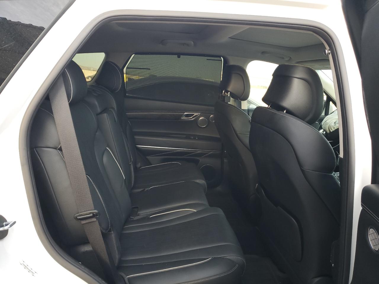 2021 Genesis GV80 - Image 10