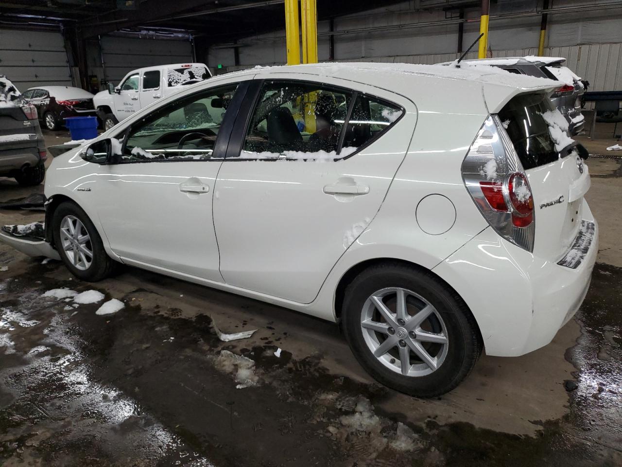 2014 Toyota Prius - Image 2