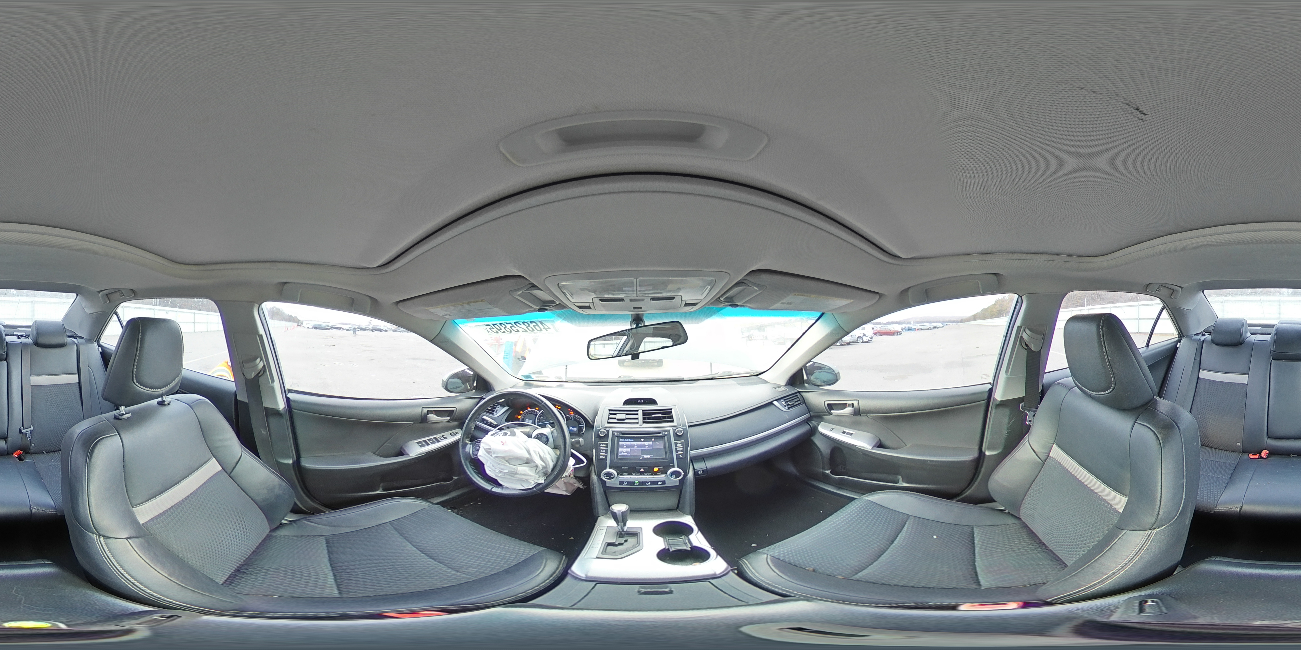 2014 Toyota Camry - Image 13