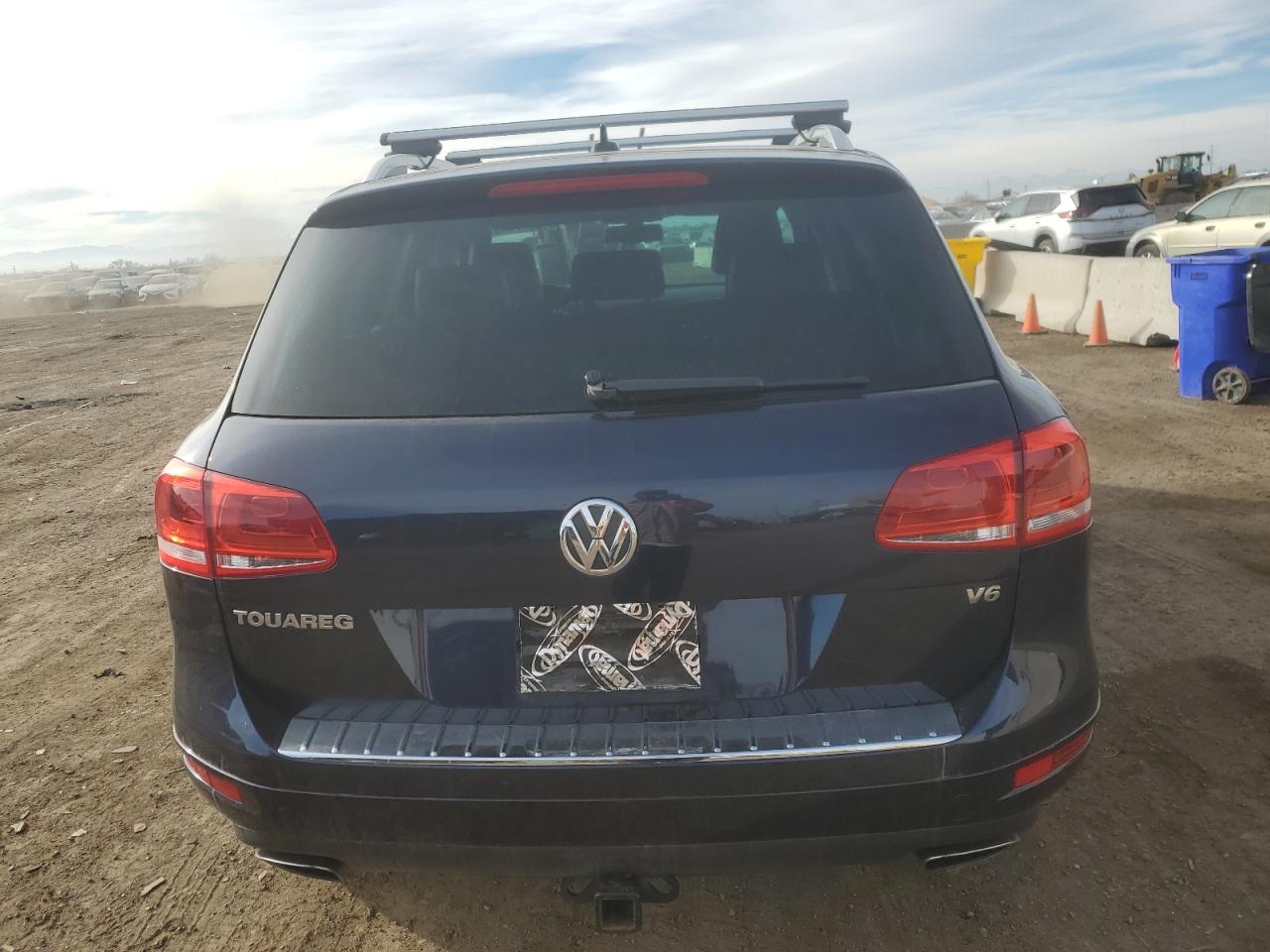 2014 Volkswagen Touareg - Image 6