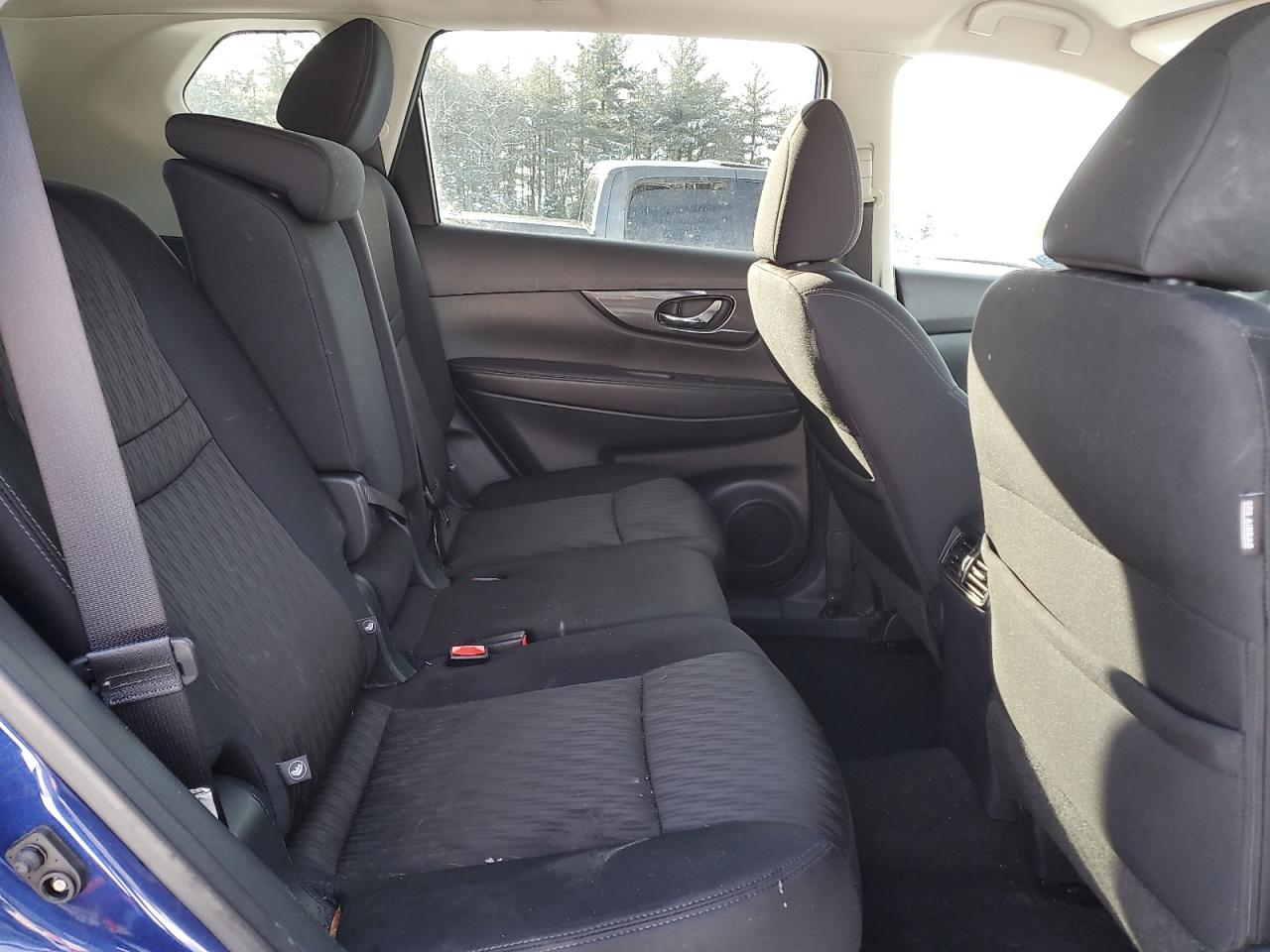 2017 Nissan Rogue - Image 11