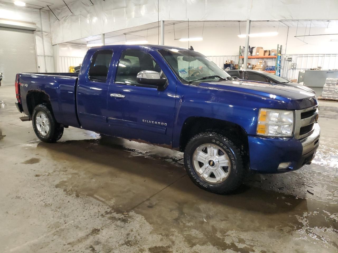 2010 Chevrolet Silverado - Image 4