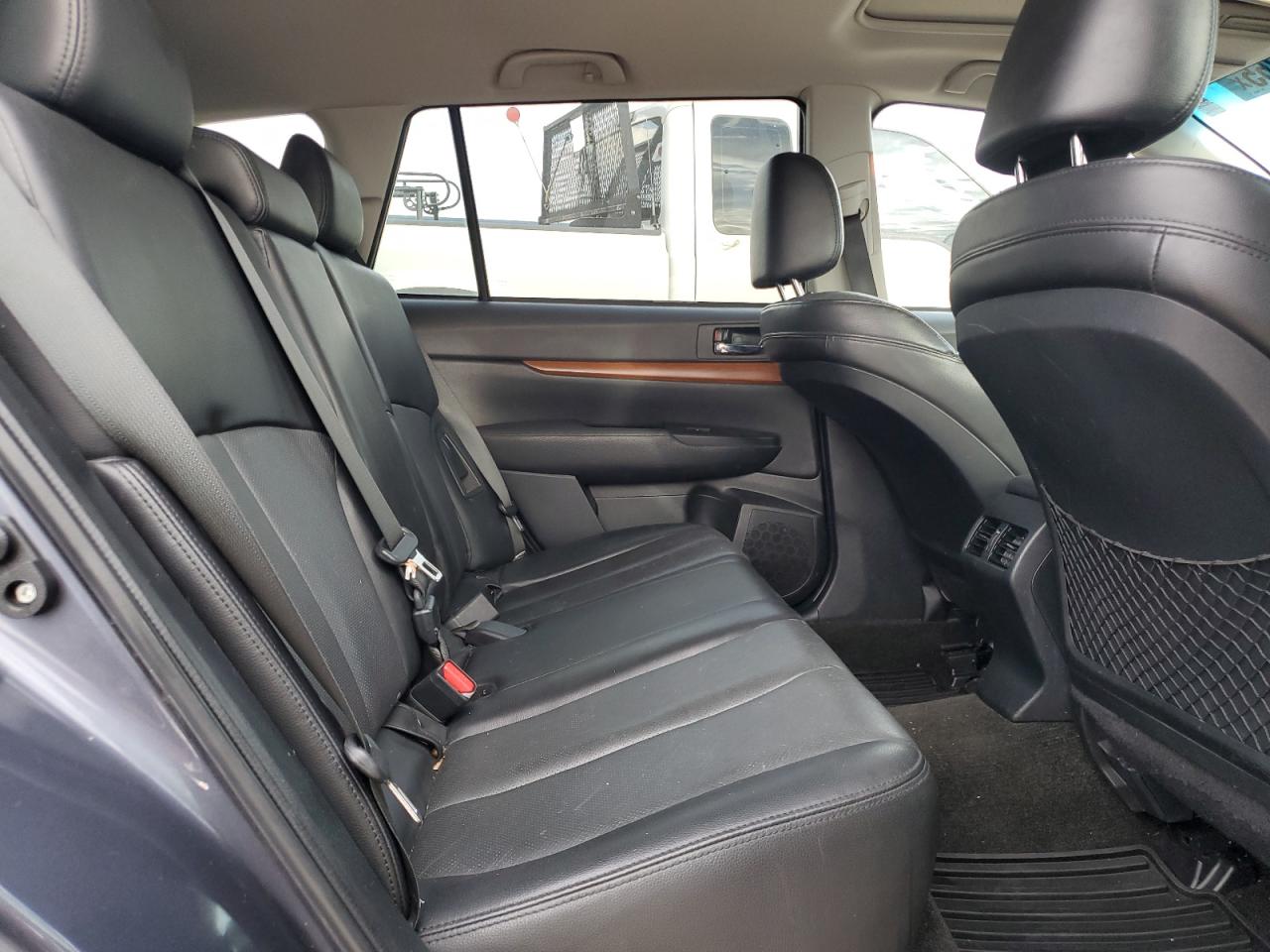 2014 Subaru Outback - Image 11