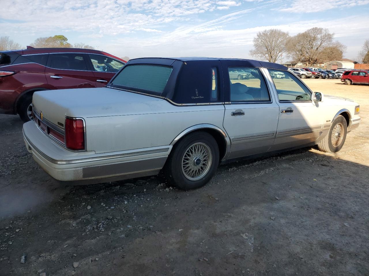 1997 Lincoln Town Car - Image 3