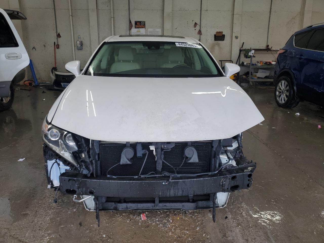 2016 Lexus ES - Image 5