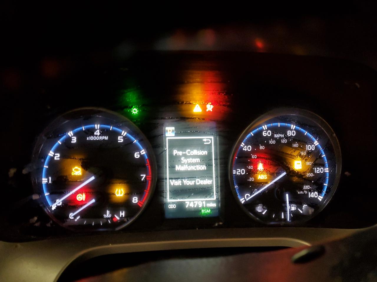 2018 Toyota RAV 4 - Image 9