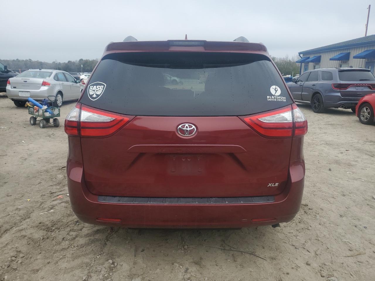2019 Toyota Sienna - Image 6