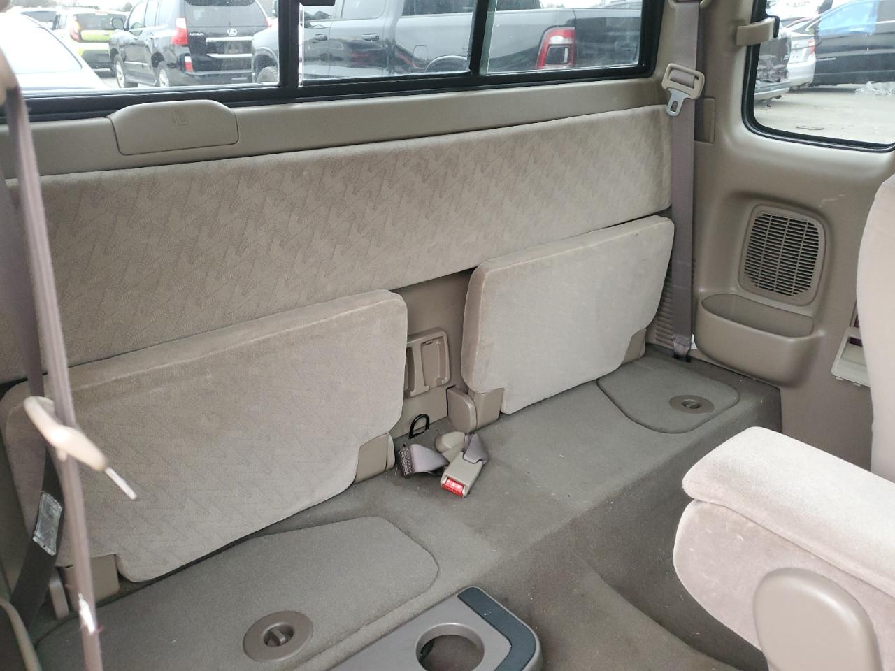 2004 Toyota Tacoma - Image 10