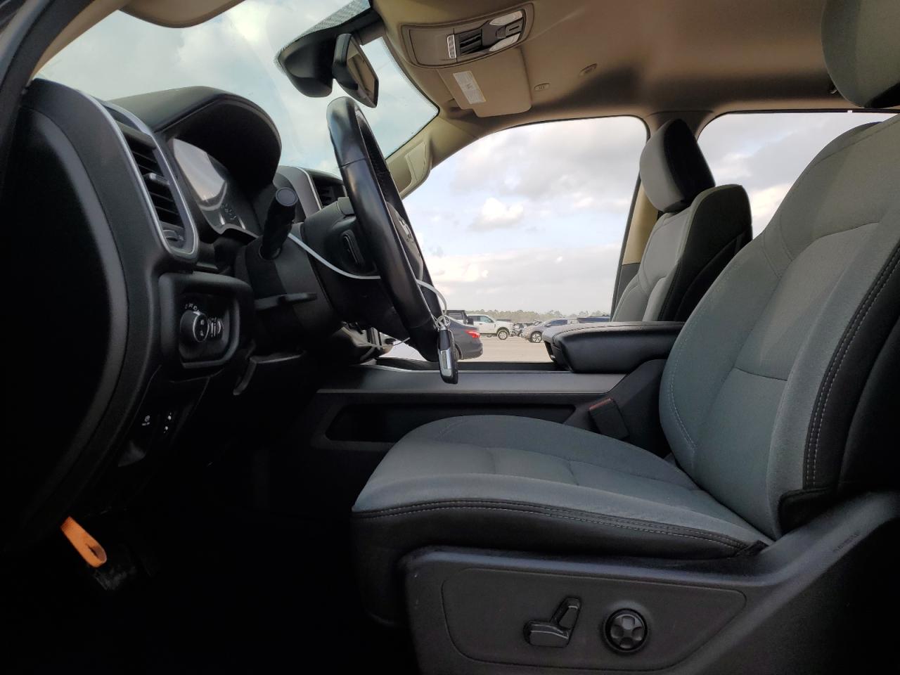 2019 RAM 1500 - Image 7