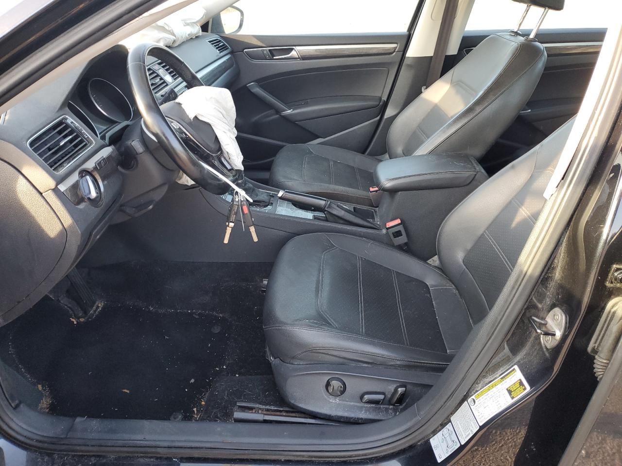 2017 Volkswagen Passat - Image 7