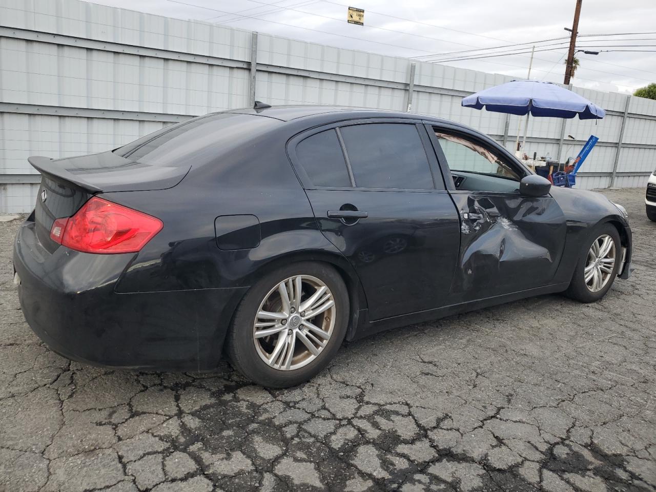 2015 Infiniti Q40 - Image 3