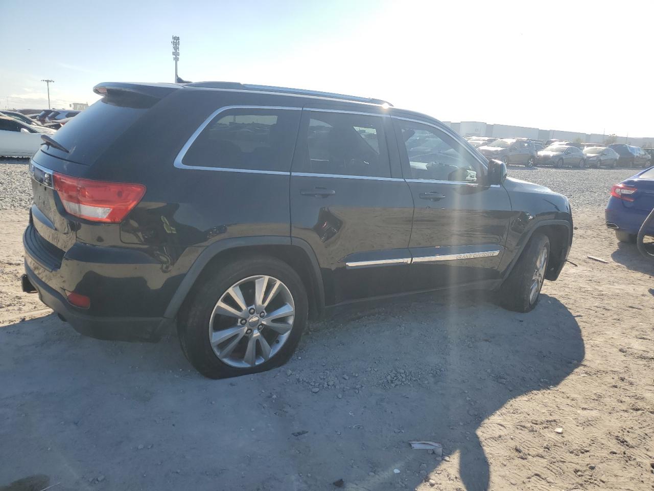2012 Jeep Grand Cherokee - Image 3
