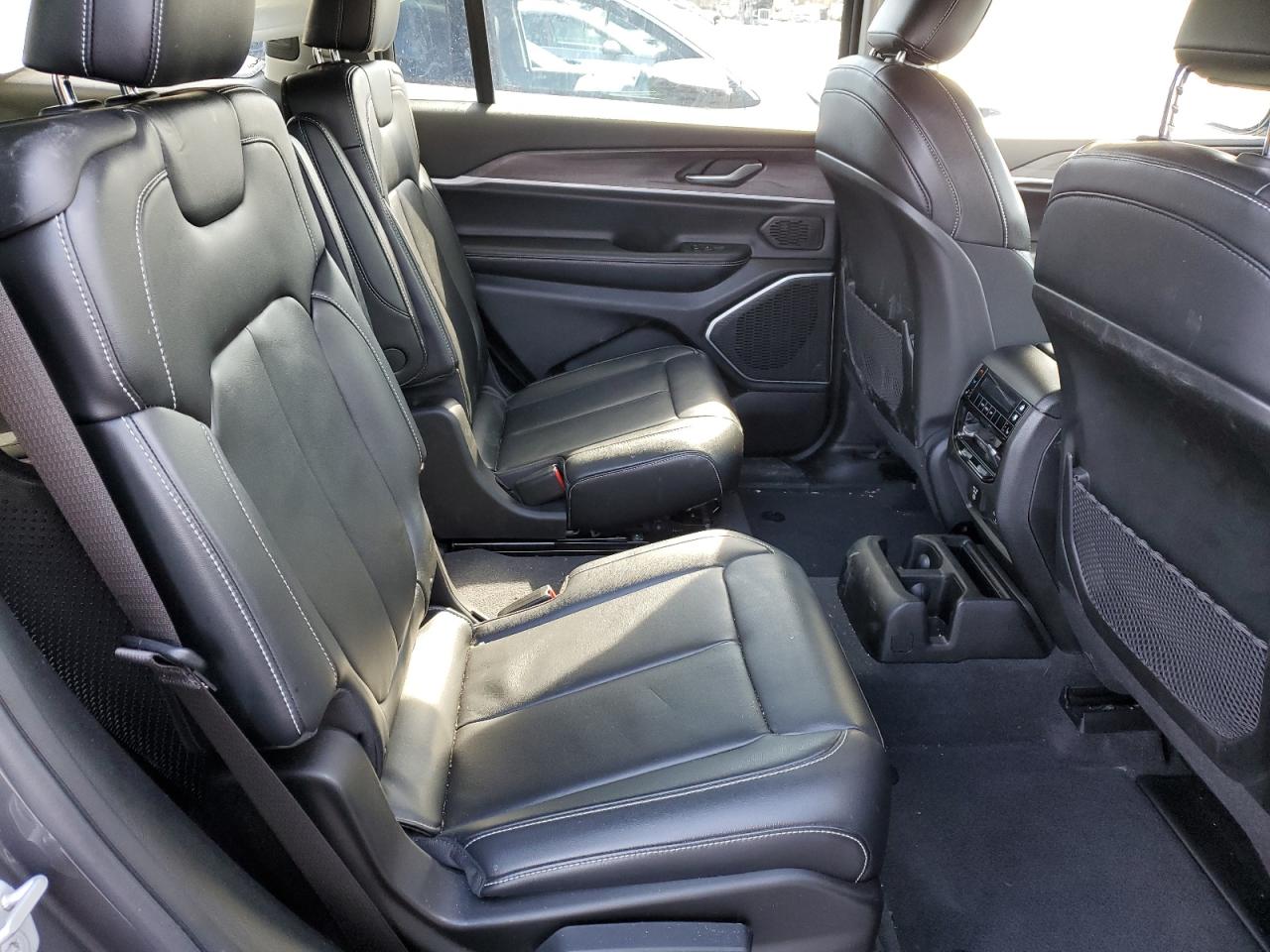 2021 Jeep Grand Cherokee - Image 12